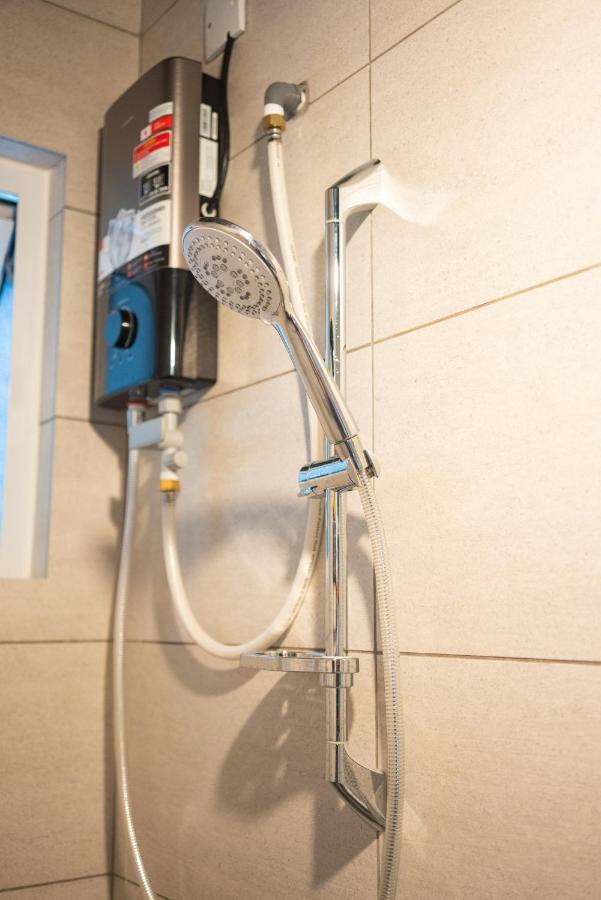 Kajang Industrial House With Olympic Size Swimming Pool Apartment Ngoại thất bức ảnh