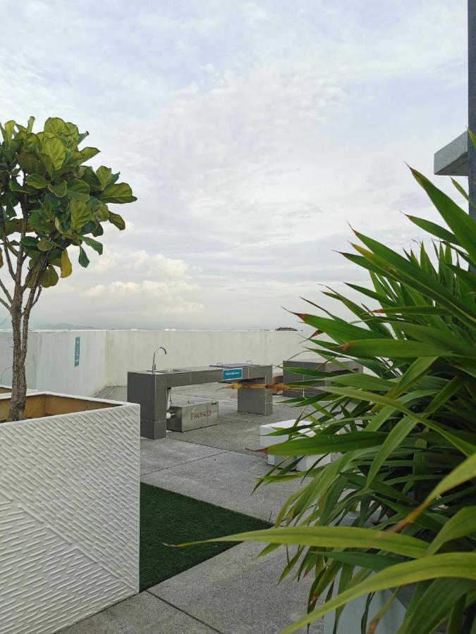 Kajang Industrial House With Olympic Size Swimming Pool Apartment Ngoại thất bức ảnh