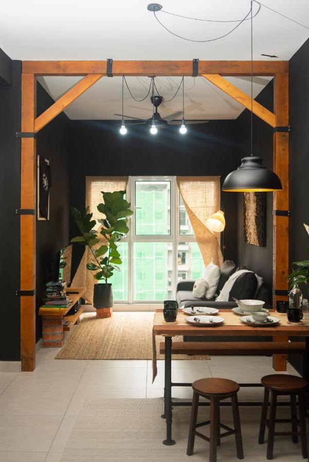 Kajang Industrial House With Olympic Size Swimming Pool Apartment Ngoại thất bức ảnh